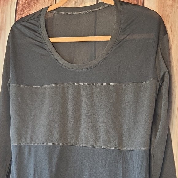 Oiselle Black Sheer Horozontal Panel Long Sleeve Work Out Top Size 10 - Picture 3 of 7